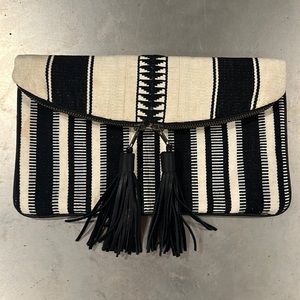 Mercado Global clutch